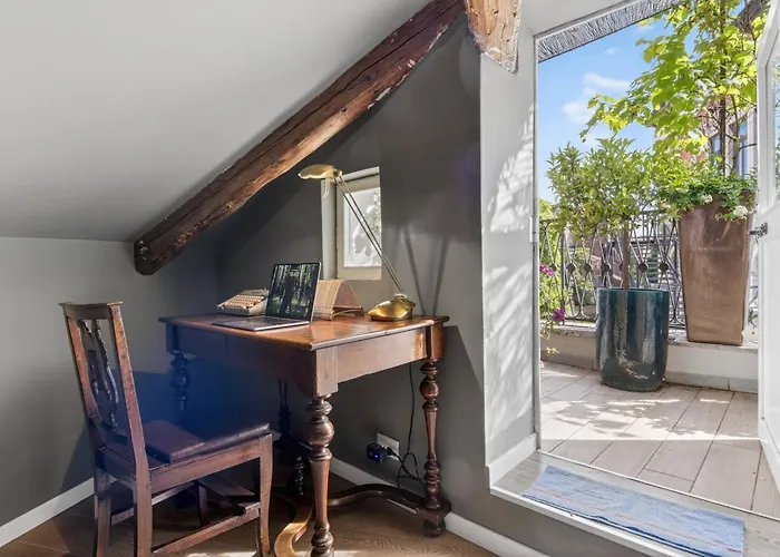 Ca Cornelia - A Rooftop Terrace With Dazzling View